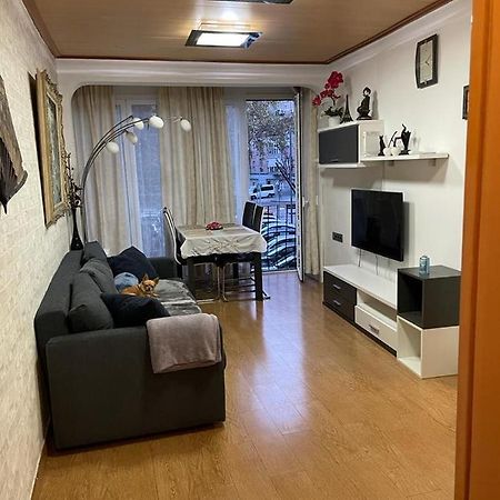 산트 아드리아 데 베소스 Cozy Flat 아파트 외부 사진